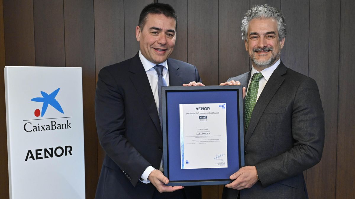 CaixaBank, primera entidad financiera en certificar su modelo de Acción Social con AENOR
