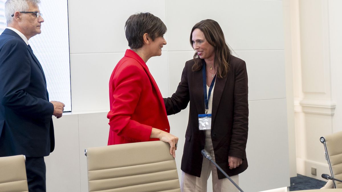 Moreno recurre al Constitucional para deshacer el plan estatal que blinda las VPO y destina 1.200 millones a Andalucía