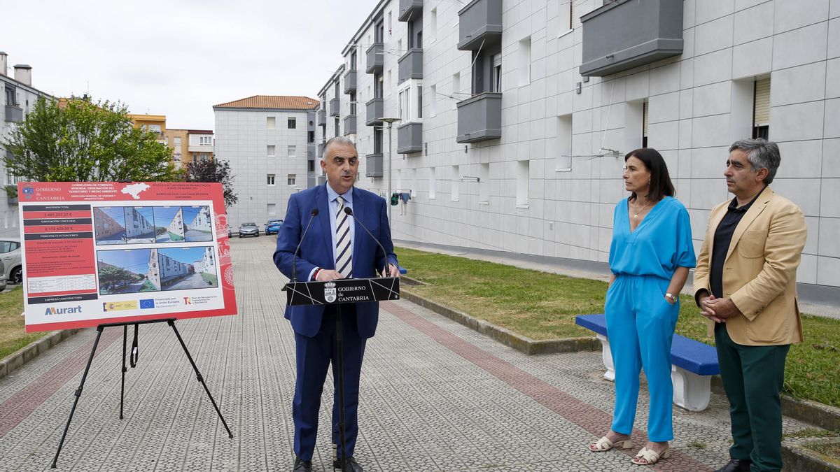 El delegado del Gobierno se vuelve a quejar porque no ha sido invitado a inaugurar la rehabilitación de las viviendas de Renfe en Cajo