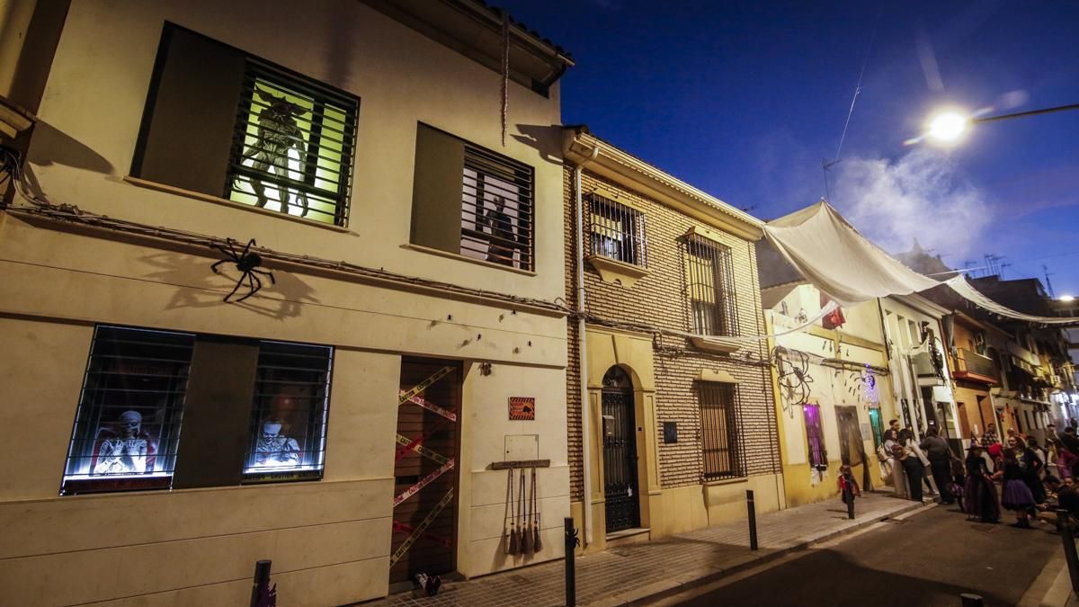 La calle López de Alba celebra su Halloween