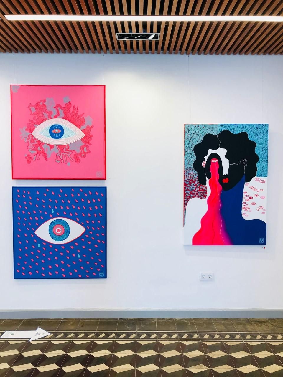 Cuadros de María Caro en la Sala O' Daly.