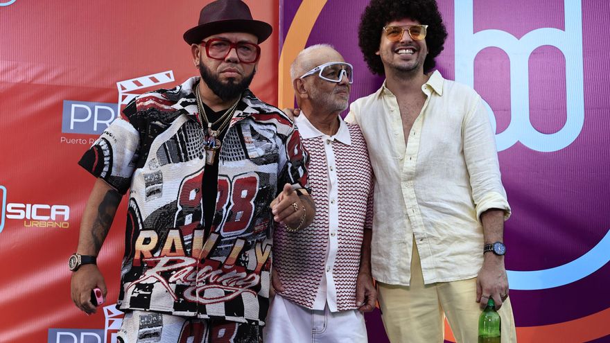 Rauw Alejandro y Myke Towers triunfan en los Premios Tu Música Urbano con 3 galardones