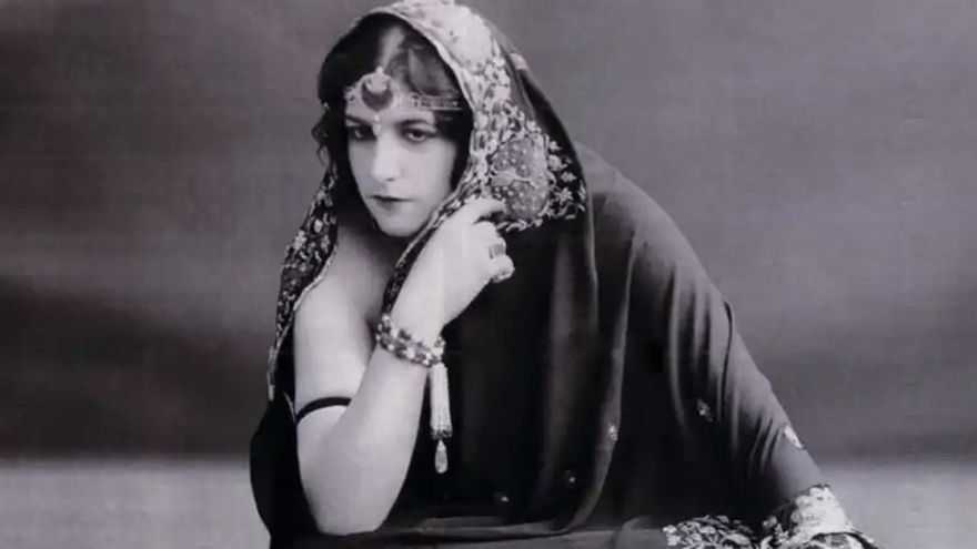La fascinante y viajera vida de la malagueña Anita Delgado: de modesta bailarina a maharaní en la India
