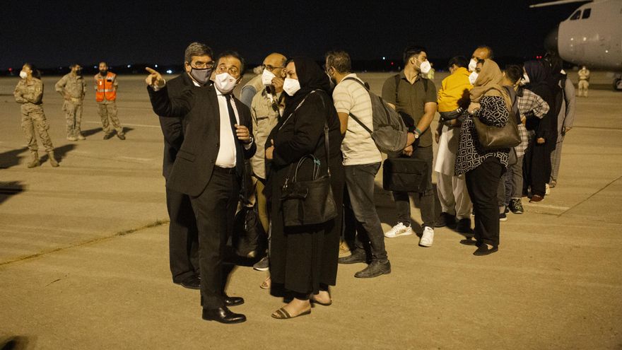 De la toma de posesión a la salida de Afganistán: los 50 días más intensos del ministro Albares