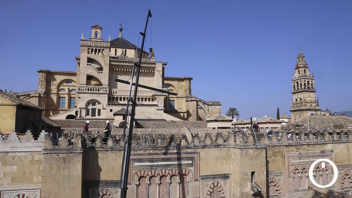 Comienzan los trabajos de restauración en la capilla incendiada en la Mezquita Catedral