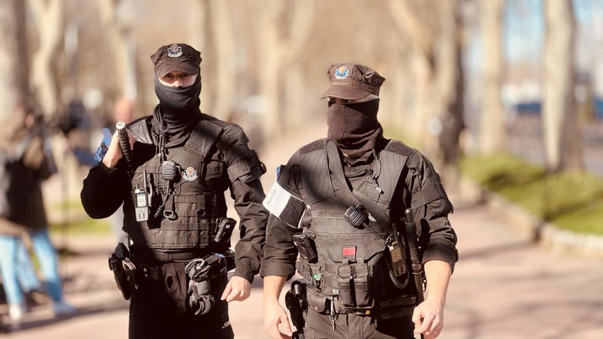 Seis ertzainas han sido expedientados por utilización incorrecta de las cámaras de grabación de las actuaciones policiales