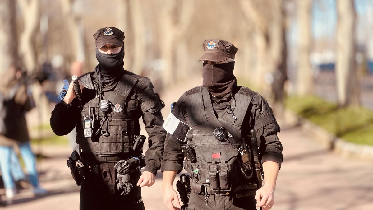 Seis ertzainas han sido expedientados por utilización incorrecta de las cámaras de grabación de las actuaciones policiales