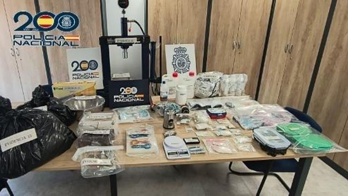 Perseguido por circular demasiado rápido en patín, detenido al dejar caer dos kilos de cocaína cuando huía de Carabanchel