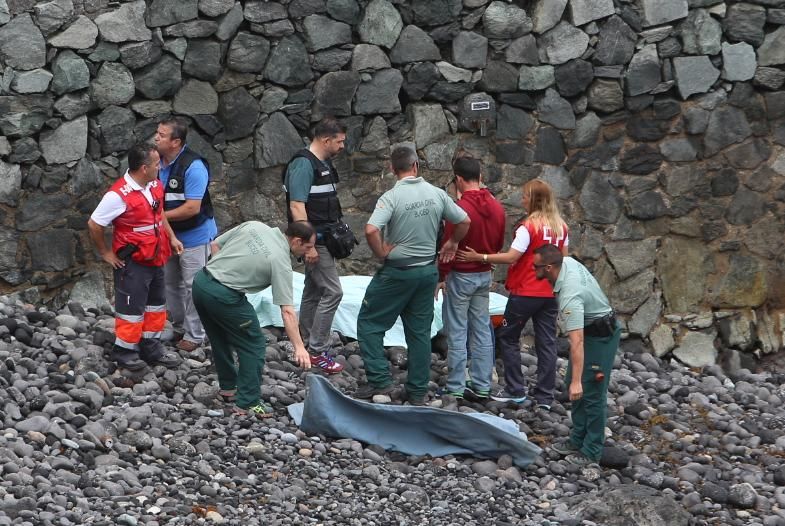 Aparece el cuerpo sin vida de una persona en la Bahía del Confital. (Alejandro Ramos)