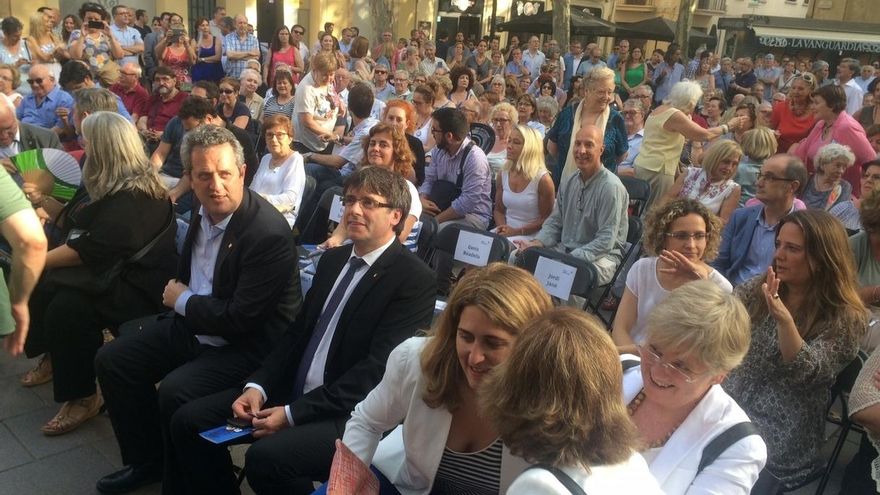 Puigdemont pide "no distraerse con proceso administrativos" y asegura que el 1-O habrá urnas