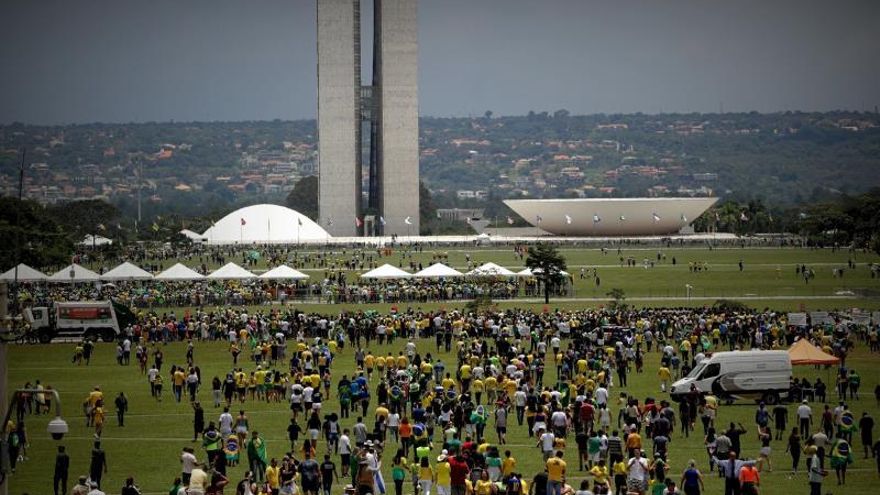 El ultraderechista Jair Bolsonaro jura como nuevo presidente de Brasil