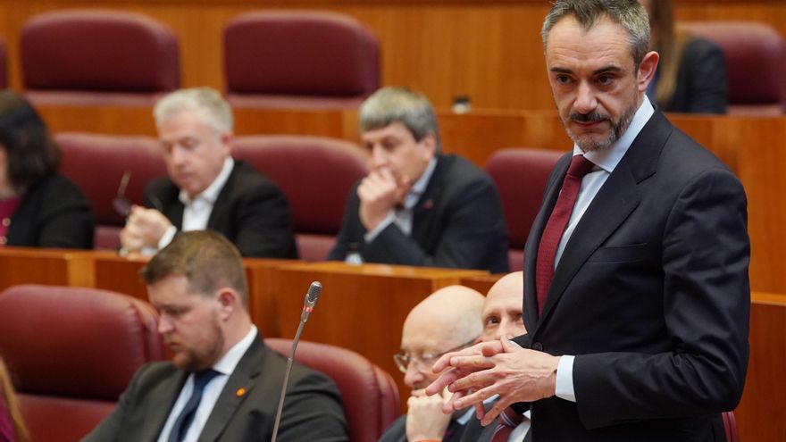 PP, PSOE y Vox admiten pagos mensuales a sus diputados en Castilla y León, que reabre el debate sobre el gasto político