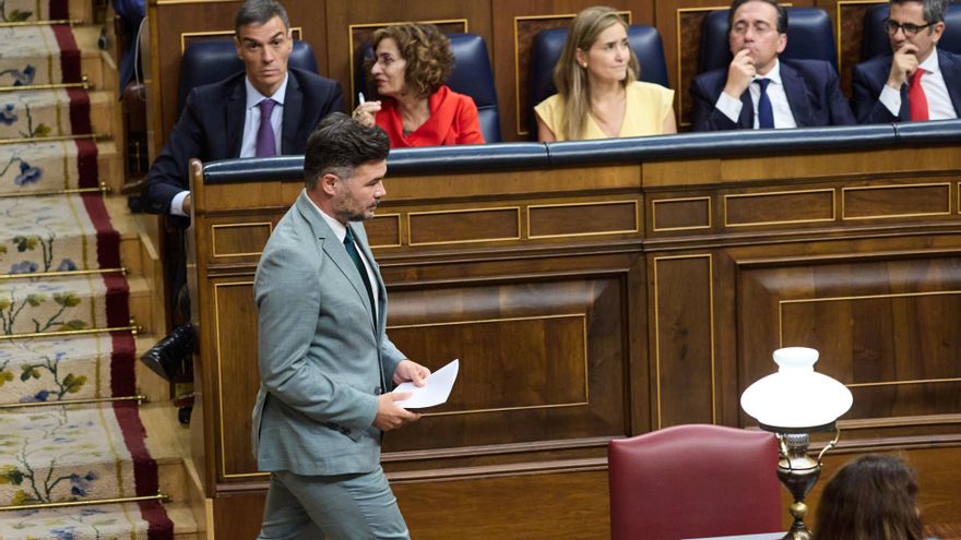 Archivo - El portavoz de ERC en el Congreso, Gabriel Rufián, durante un pleno extraordinario, en el Congreso de los Diputados, a 9 de julio de 2025, en Madrid (España).