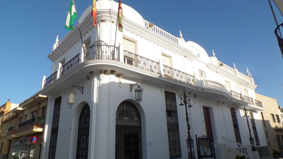 Archivo - Ayuntamiento de Trigueros en foto de archivo.
