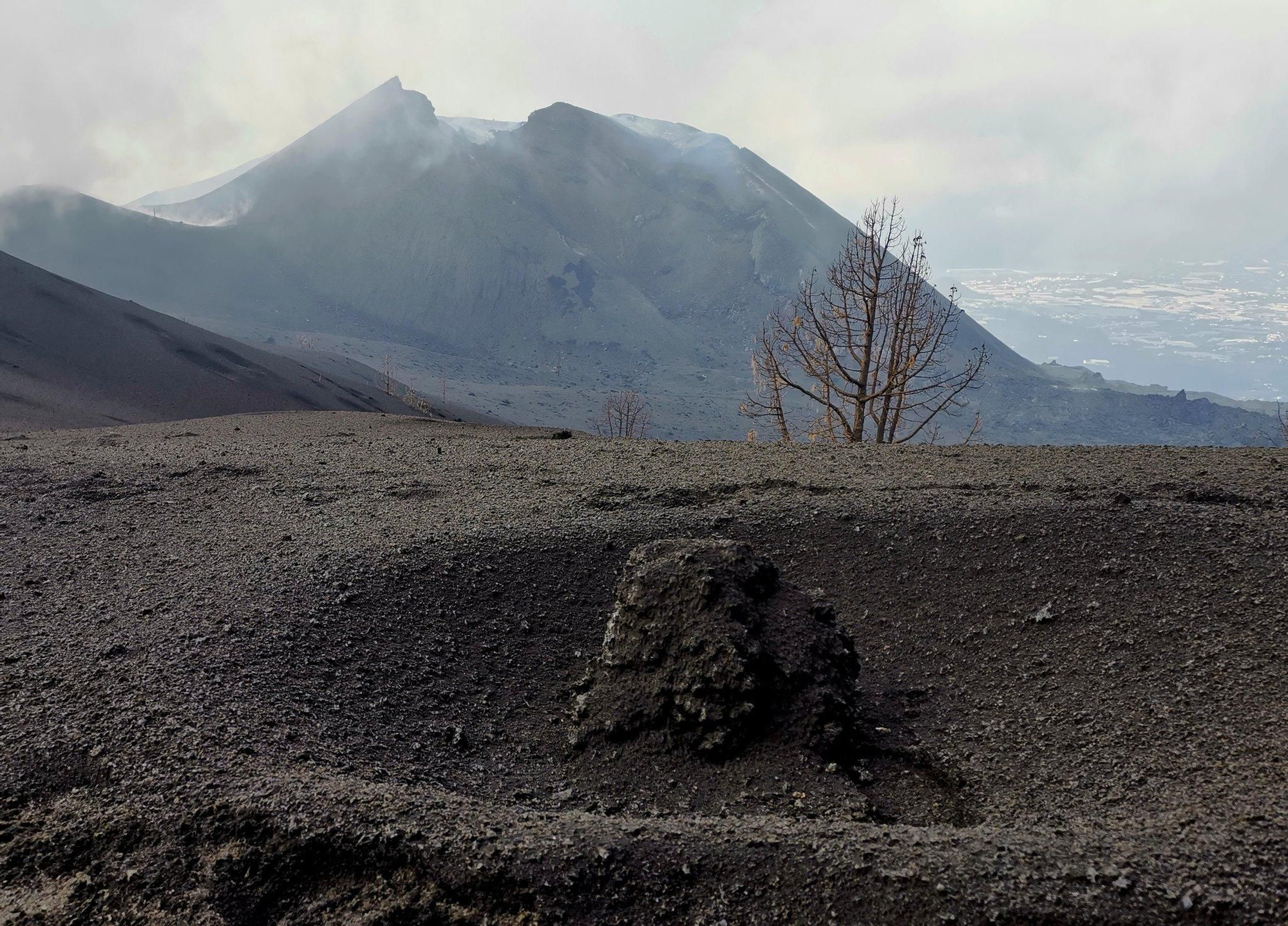 Cráter de la última erupción de Cumbre Vieja. ITHAIZA DOMÍNGUEZ