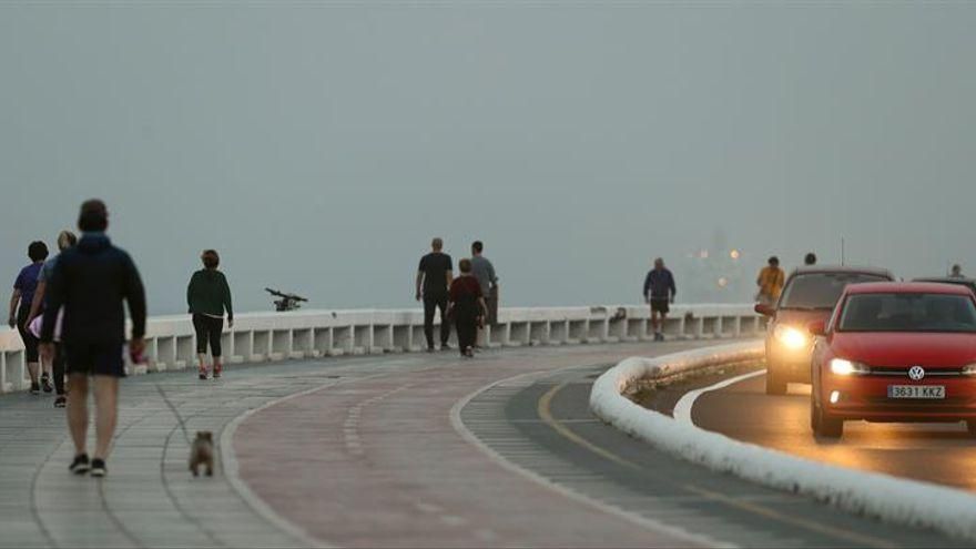 Nubes, calima y aumento de las temperaturas para acabar el puente en Canarias