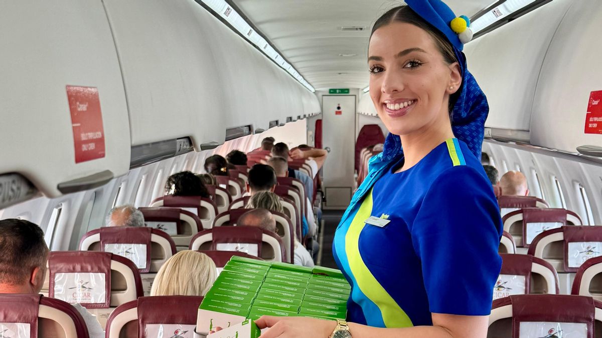 Reparto quesadillas el Día de Canarias.