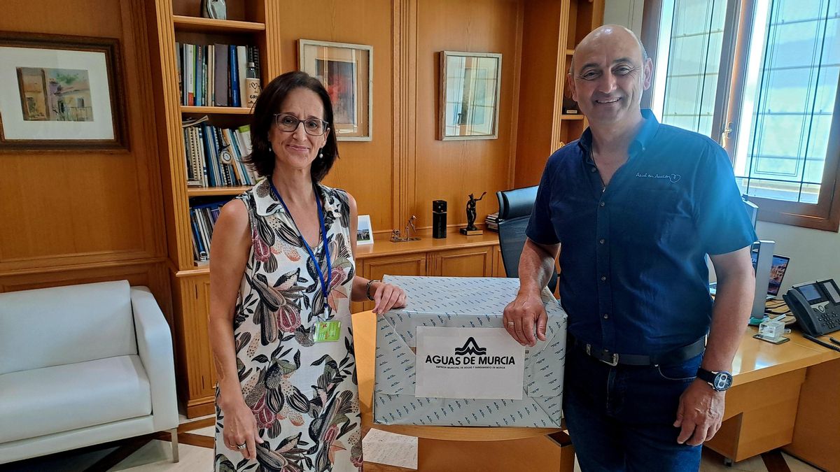 Aguas de Murcia refuerza su compromiso social: más de 200 gafas rumbo a Senegal
