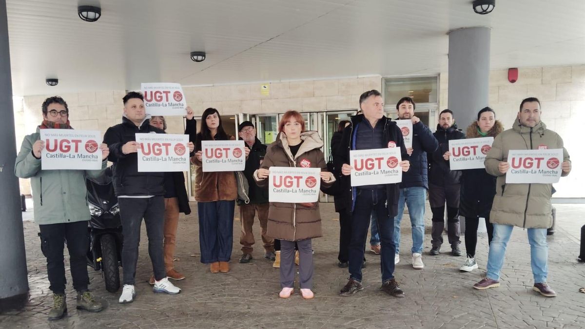 Concentración en la sede del sindicato. UGT