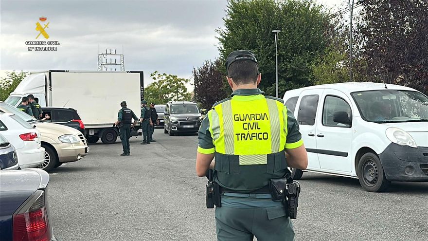 Tráfico intensifica los controles de las distracciones al volante esta semana en La Rioja