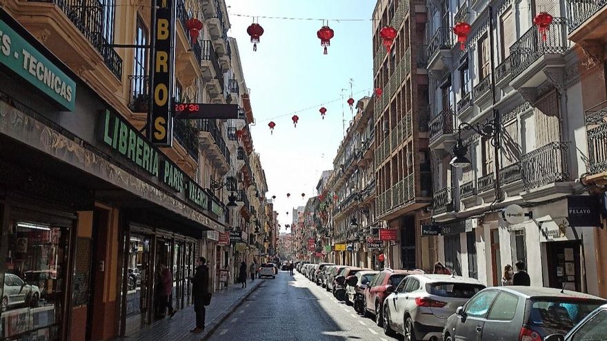 El Chinatown de Pelayo, la nueva identidad de uno de los barrios más vivos de València