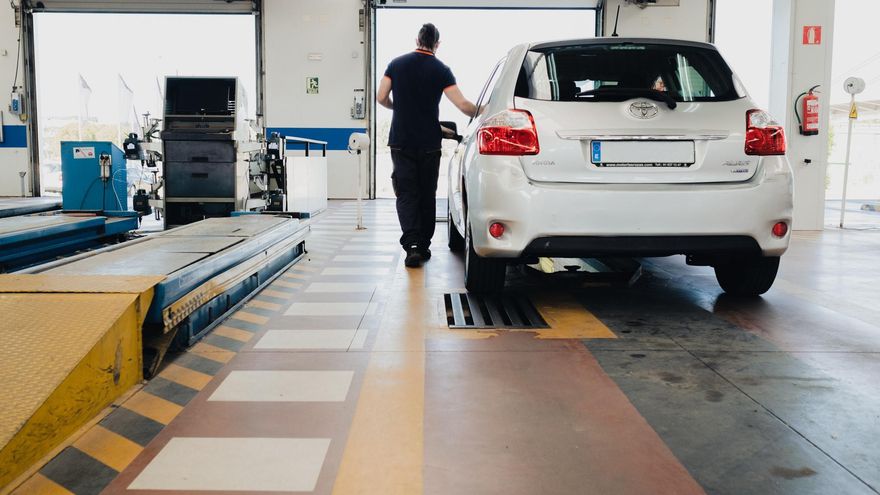 AECA-ITV advierte sobre las consecuencias de viajar cargado en verano: “En los vehículos que se sobrecargan de forma sistemática suelen sufrir las partes mecánicas”