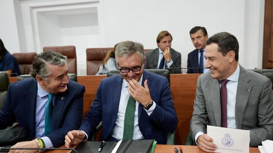 Moreno instala la crisis de Ceuta en el Parlamento andaluz para atizar a Sánchez y la izquierda le pide cuentas por el pacto con Vox