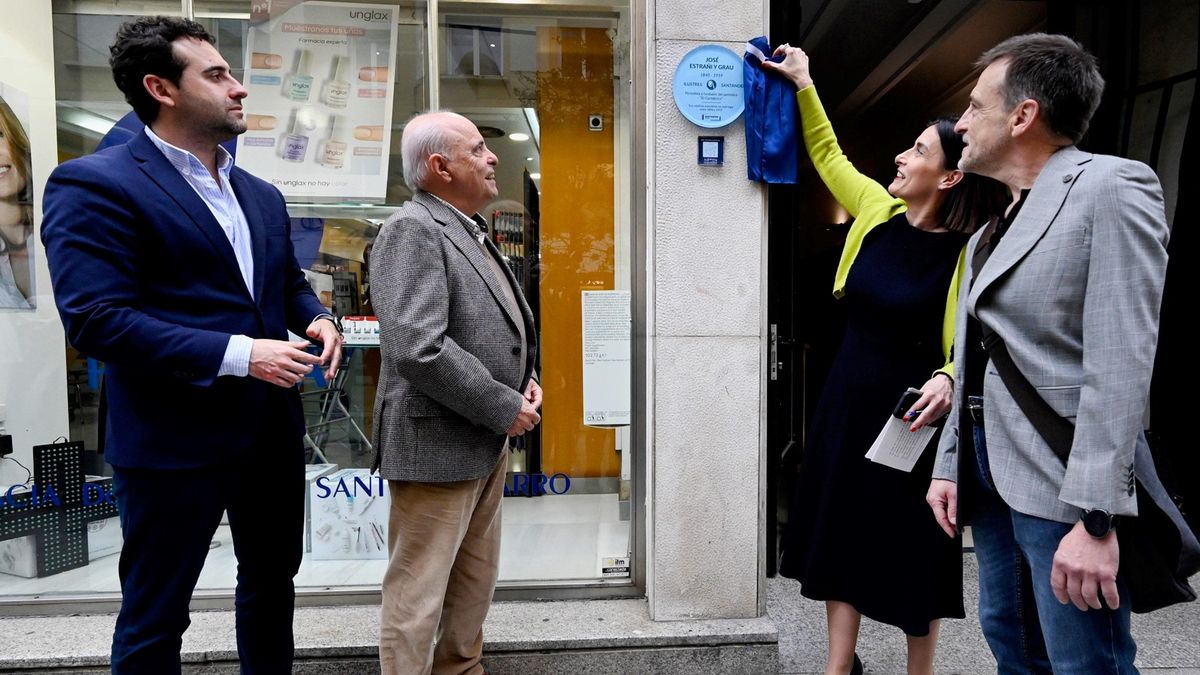La alcaldesa descubre la placa homenaje a José Estrañi