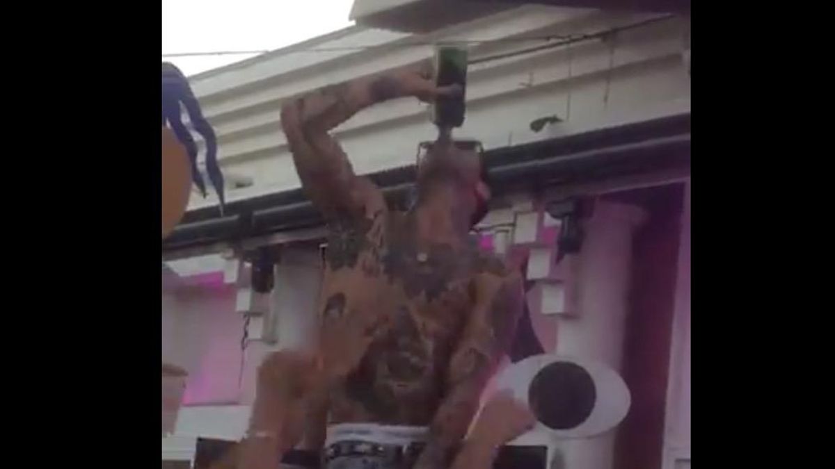 La actuación musical del dúo de DJ Les Castizos