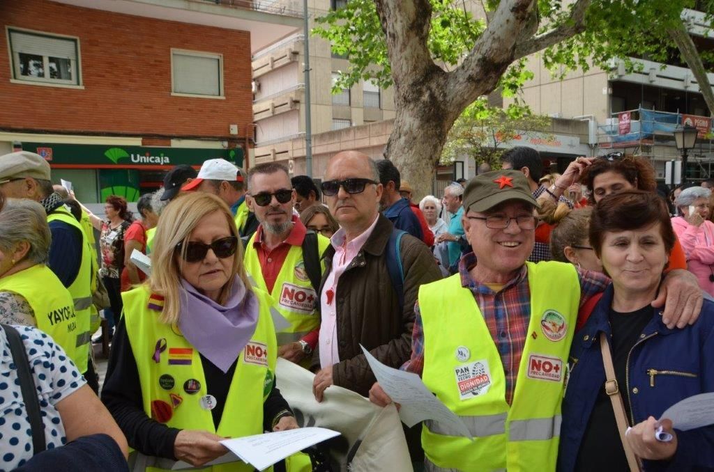 Manifestantes en favor de un sistema público de pensiones