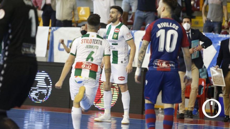 Saura celebra el 3-0 ante el Levante