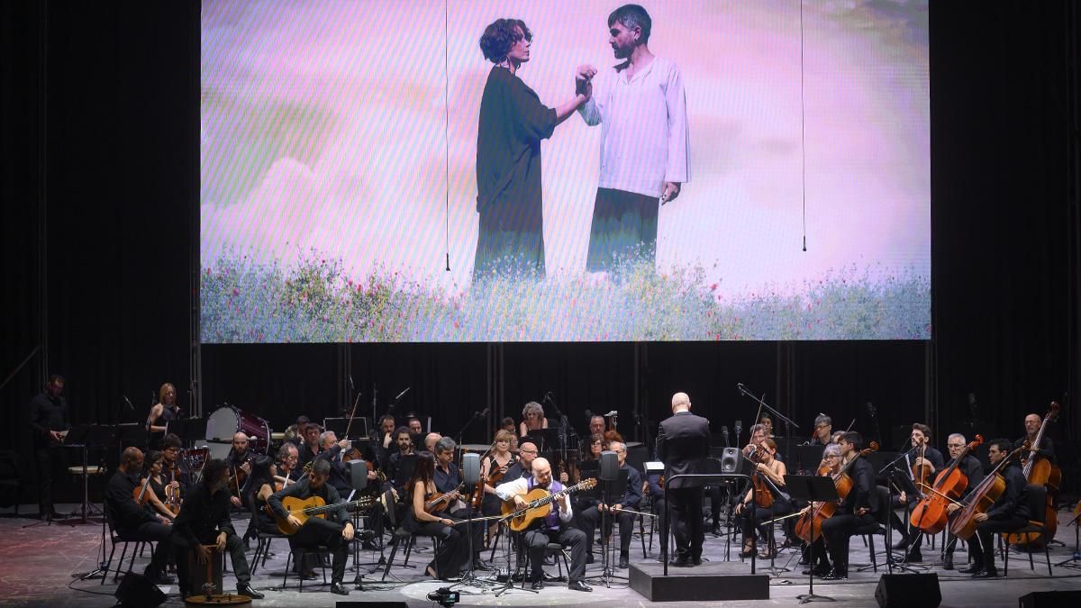Homenaje a Manolo Sanlúcar en el inicio del Festival de la Guitarra