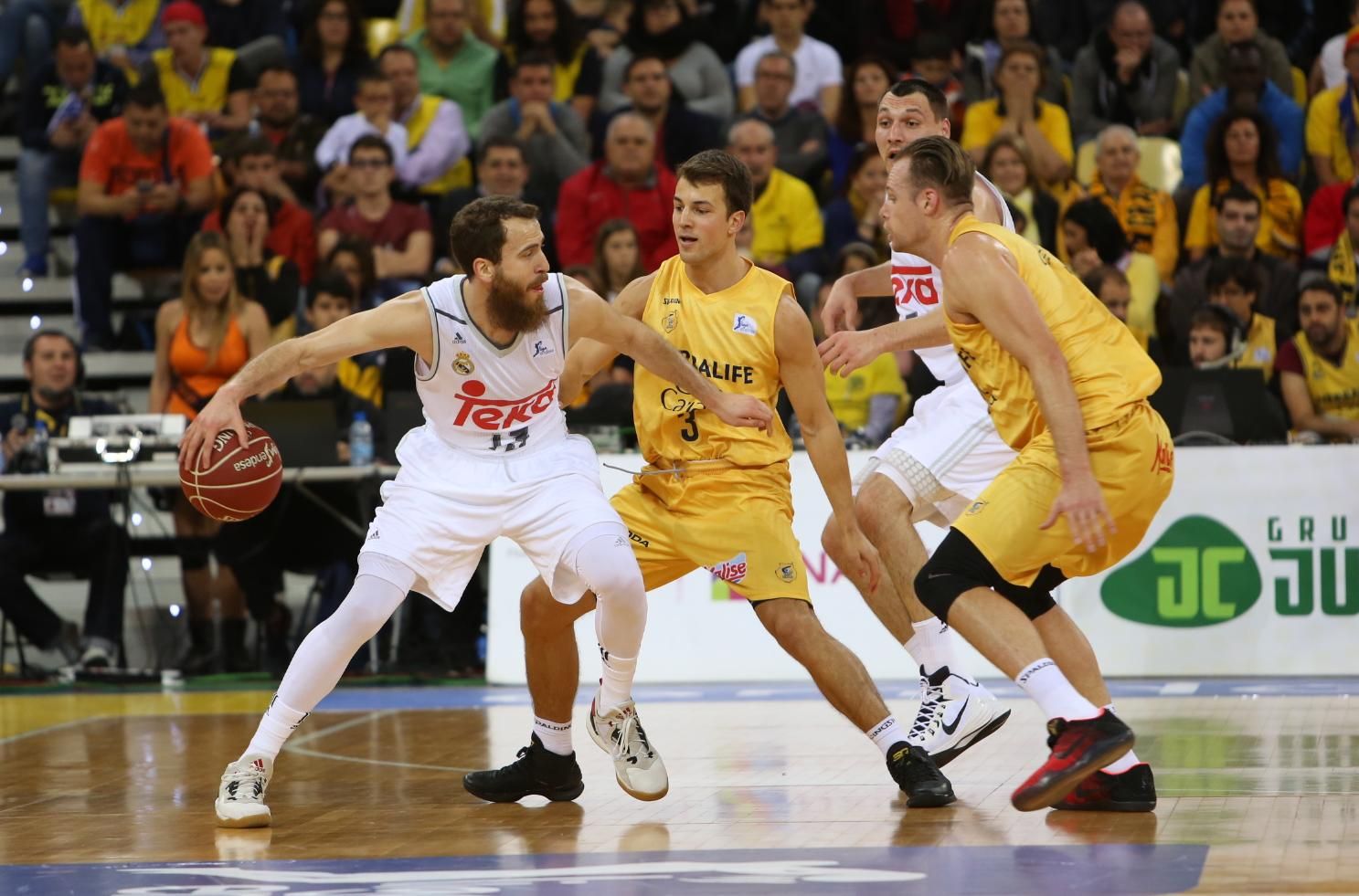 Partido entre el Herbalife Gran Canaria y el Real Madrid. (Alejandro Ramos).