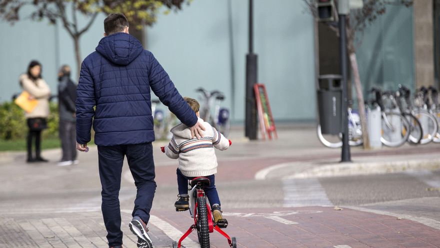 Una sentencia "pionera" reconoce el pago del permiso parental de ocho semanas a un trabajador