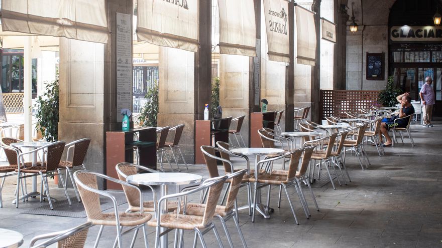 El plan de desescalada de Catalunya: los bares reabren el lunes hasta las 17.00 y se mantiene el toque de queda nocturno hasta 2021