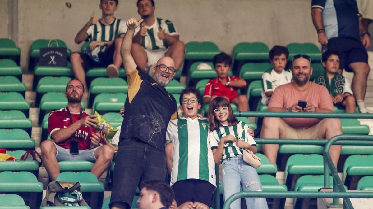 Grada Blanquiverde del Córdoba CF - Granada CF