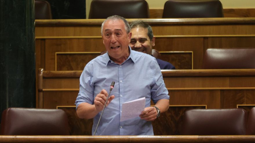 Archivo - El candidato a la presidencia de la Generalitat por Compromís y diputado, Joan Baldoví, interviene durante una sesión plenaria, en el Congreso de los Diputados.