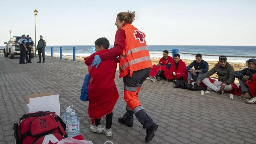 Andalucía esgrime ser frontera sur de Europa para afear al Gobierno ser la comunidad que más menores acogerá