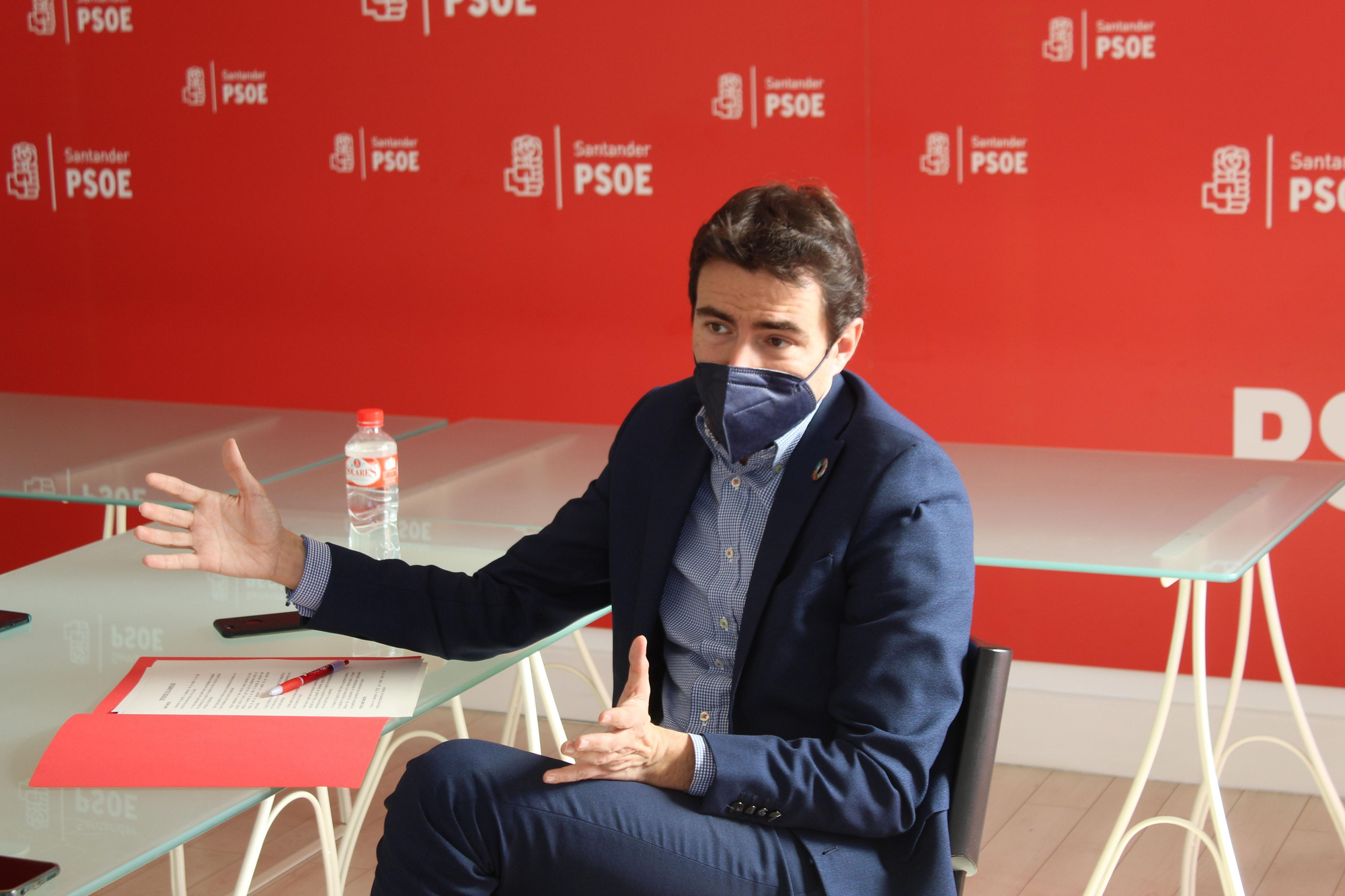 Casares sigue al frente de la Secretaría General del PSOE de Santander.