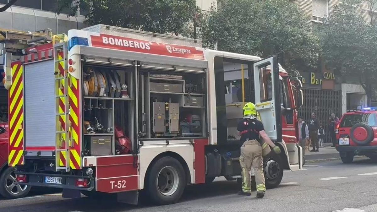 Fallece una persona en el incendio de una vivienda en el distrito de San José