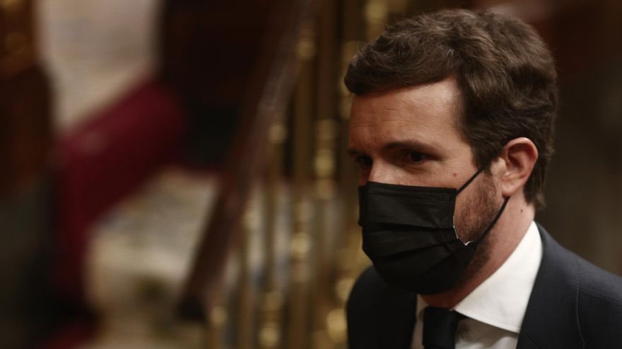 El líder del PP, Pablo Casado, durante una sesión de control al Gobierno Central, a 21 de abril de 2021, en el Congreso de los Diputados, Madrid, (España).