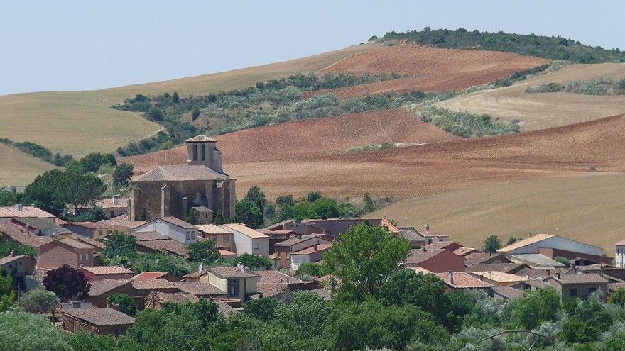 “Estamos viviendo en el antiguo oeste”: insultos, amenazas y una paliza al alcalde tras meses de "pesadilla" en Matarrubia