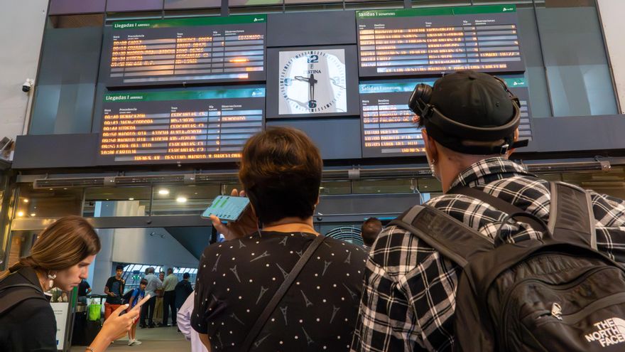 Malestar entre los pasajeros de la línea Madrid-Andalucía por la "absoluta falta de información"