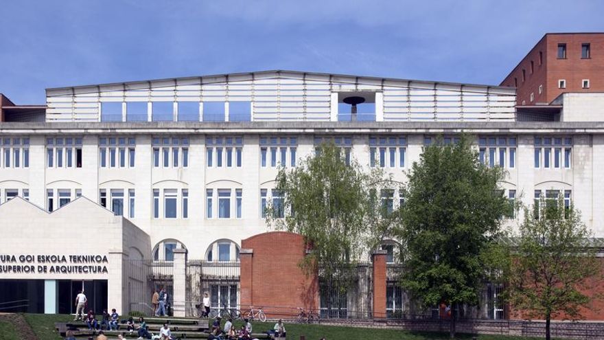 Denuncian una agresión sexista de un profesor de la UPV/EHU a un grupo de alumnos en el campus de Donostia