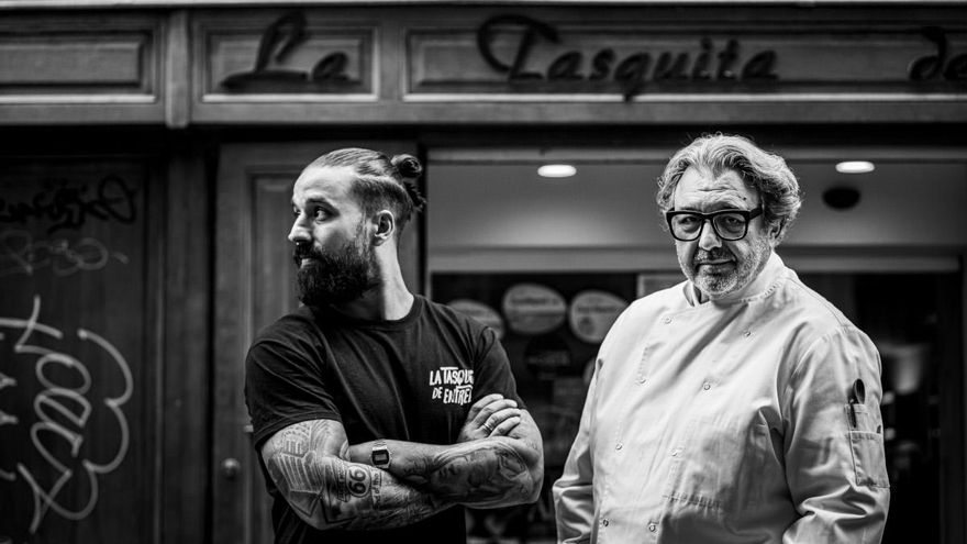 Juanjo López (derecha), alma de La Tasquita de Enfrente | LA TASQUITA DE ENFRENTE