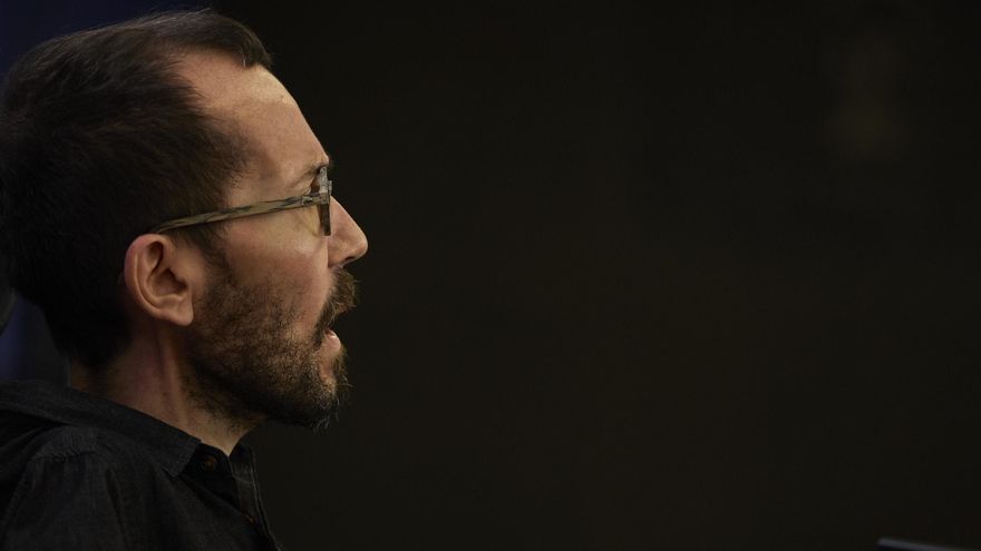 Archivo - El portavoz de Unidas Podemos en el Congreso, Pablo Echenique, interviene en una rueda de prensa previa a una Junta de Portavoces, en el Congreso de los Diputados, a 24 de mayo de 2022, en Madrid (España).