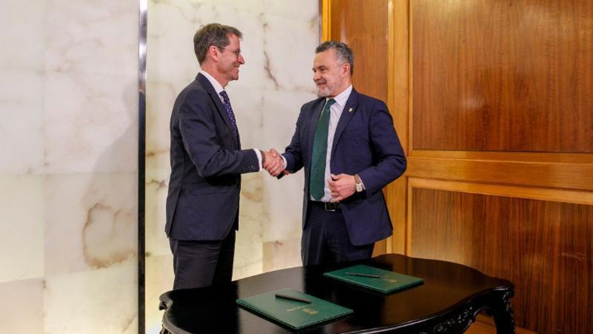 Capellán y Escobar en la presentación del Convenio de Capitalidad