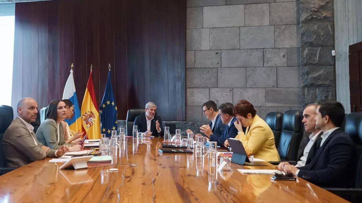 Reunión del Consejo de Gobierno de 12 de mayo de 2025 en que se aprobó el decreto con el nuevo sistema de reparto de las ayudas directas del plátano.