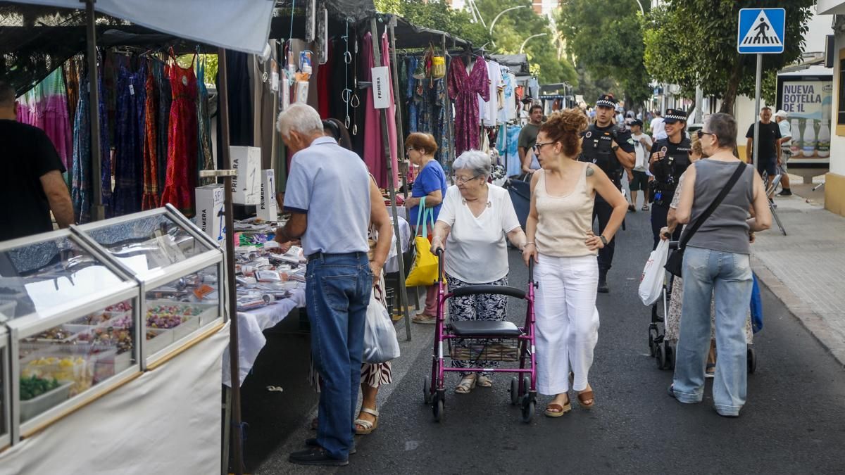 Mercadillo del sector sur vuelve junto a la avenida de Cádiz