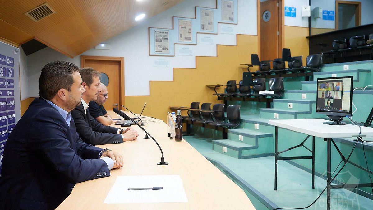 Juan Carlos Cordero, durante la rueda de prensa tras la renovación de Ramis